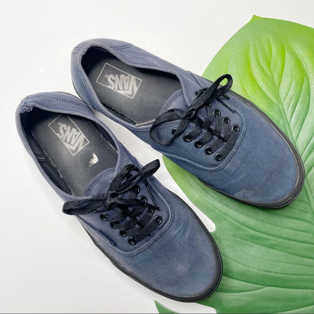VANS• black & blue lace up vans